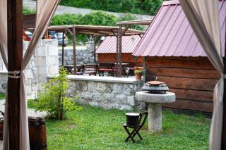 Vikendica,Bungalovi Lipska pećina - 1