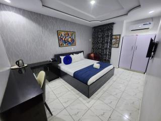 De Prominent Hotel & Suites - 8