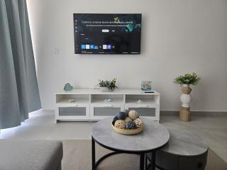 Spacious 2 Bedroom, 2 Bath Condo with Poolside View - 0