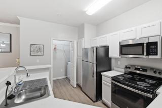 2BR Dallas Retreat Near Uptown & Love Field - 8