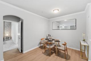 2BR Dallas Retreat Near Uptown & Love Field - 7