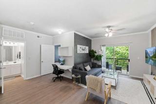 2BR Dallas Escape Near Downtown with Pool Access - 3