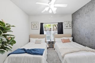 Modern Dallas Stay Near Love Field and Pool - 6
