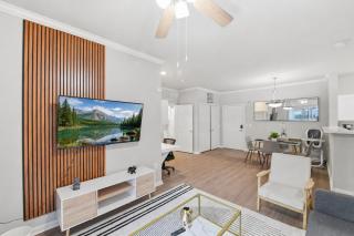 Modern Dallas Stay Near Love Field and Pool - 3