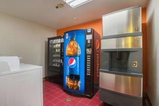 Motel 6-Waterloo, IA - Crossroads Mall - Cedar Falls - Waterloo - 3