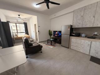 dgunduls homestay SUNSURIA SOHO by DGH - 9
