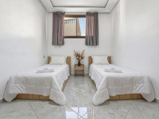 White Majorelle Lujo - 7