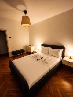 Riviera Park Retreat - 8