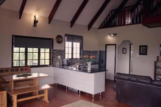 Tranquil 2 Bedroom Cottage in Mieliekloof Mountain Escape - 4