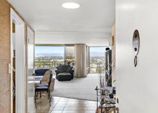Three Bedroom Residence with Panoramic Water Views - 4