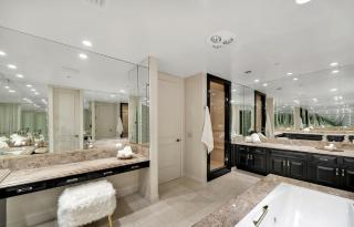 Luxury Two Bedroom Residence with Expansive Terrac - 1