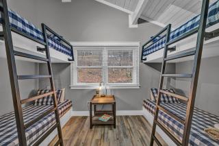 Bluebeary Bungalow - 4