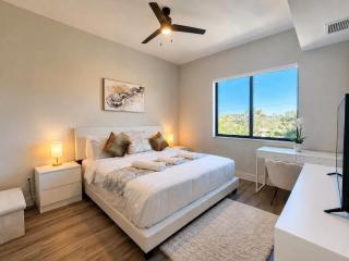 Lux property great for 1 to 8 Guests-family trip ,5Beds 2Rooms Staycation with Gym and EV, proximity to Downtown and Beaches - 7