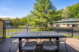 Updated 3BR Townhome Across From Holiday Valley - 6
