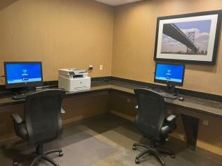 Holiday Inn Express Philadelphia Penn's Landing by IHG - 3