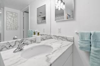Upscale Brickell 1BR with Pool, Gym, City Views & Free Parking - 6