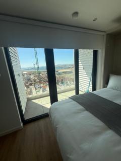 New CP Victory Suites with runway and sea view - 8