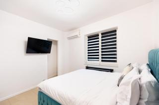 Central Modern 2BR - 5