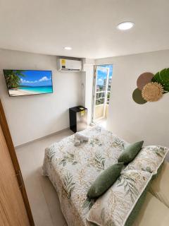 Caribbean Deluxe, Pool, Views & WiFi - 8
