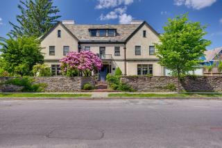A Timeless Retreat at Historic Crompton House - 7