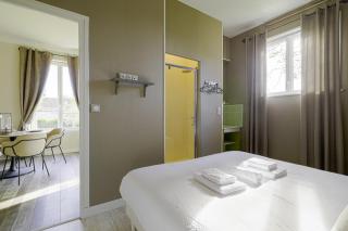 Coeur de Falaise 1 - T2 centre-ville, parking, borne de recharge - 1