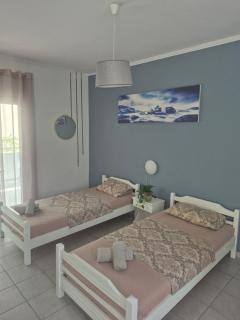 Blue Sky Apartments 3 - 4