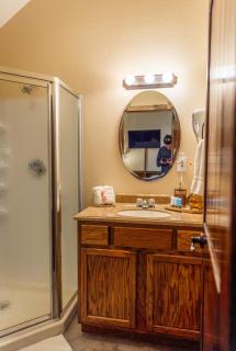 Nicole Creek Cabins - 6