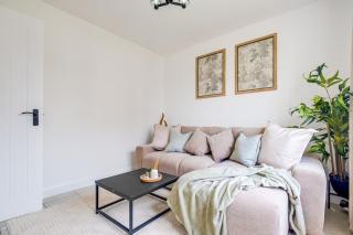 4BR Walsall home,Parking,Wifi , M6 Links - 3