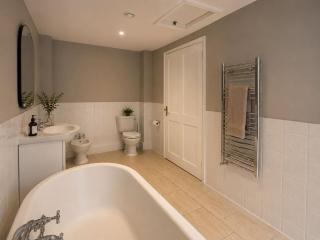 Primrose Manor - 9