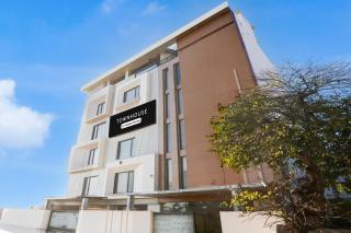 Super Townhouse ISBT Dehradun - 1