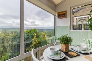 Cosy Haworth Cottage with Garden and Valley Views - 9