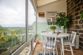 Cosy Haworth Cottage with Garden and Valley Views - 7