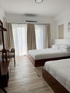 Luxury Condo, 2 Bedroom - 5 mins from UVF Airport - 1