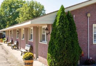 Covered Bridge Motel - 6