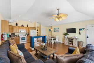 Spacious 3BR Beach Condo with Private Deck & Garage Parking - 9