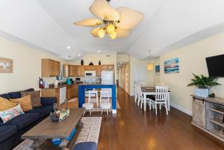 Spacious 3BR Beach Condo with Private Deck & Garage Parking - 7