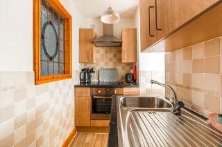Cosy Haworth Cottage with Garden and Valley Views - 6