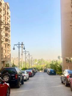 Central Cairo Hub - Cozy Apartment in Gated Compound - 4