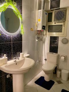 Central Cairo Hub - Cozy Apartment in Gated Compound - 1