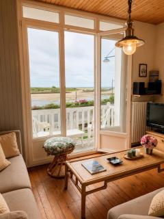 EGOA Charming House Facing Carteret Harbour - 2