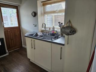 Tranquil Hope Valley Retreat with 3 Bedrooms - 6