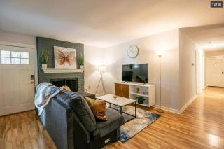 Modern 3BR Home Near South Congress - 9