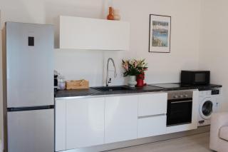 Belvedere 237A Lakeview Luxury Apartment - 6