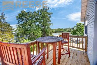 Central Lakeside Home - 0