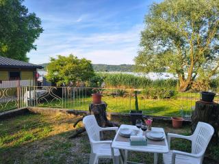 Lakefront, Wi-Fi & Private Parking - La Grotta sul Lago - 0