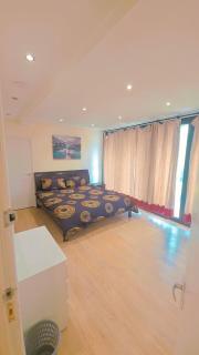studio with ensuite - 8