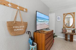 Mid-Century Beach House - 2