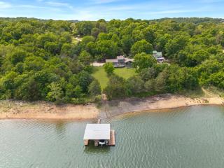 Hickory Haven-Direct Lake Access-Furnished Patio - 2