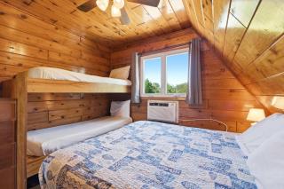 Chalet #56 Screened Porch Pool & Resort Amenities - 1