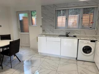 Modern 3 Bedroom House - 1